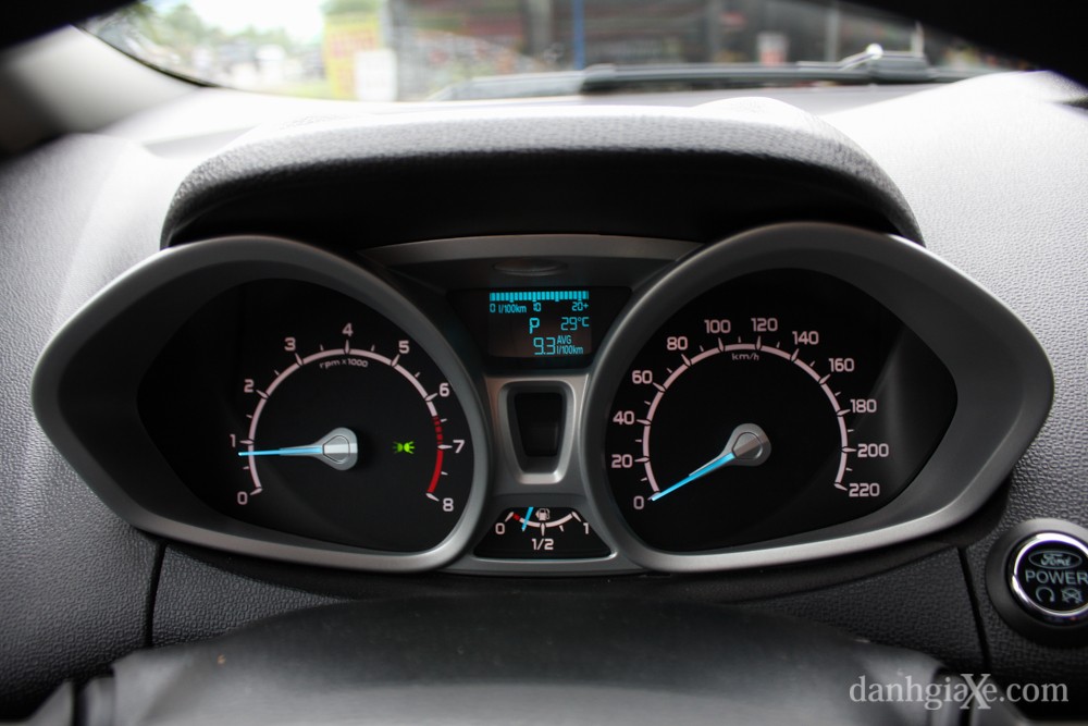 So sánh nhanh Ford EcoSport Titanium và Suzuki Vitara 2015 - ảnh 23