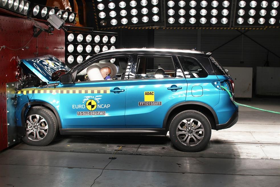 So sánh nhanh Ford EcoSport Titanium và Suzuki Vitara 2015 - ảnh 29