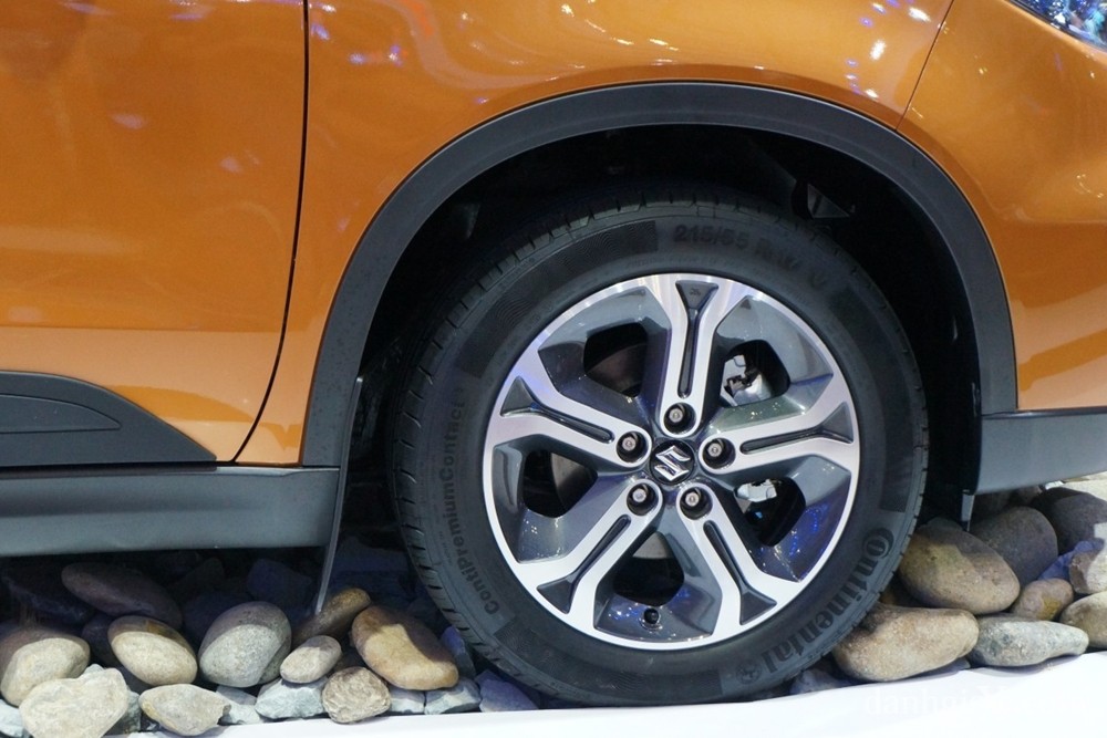 So sánh nhanh Ford EcoSport Titanium và Suzuki Vitara 2015 - ảnh 16