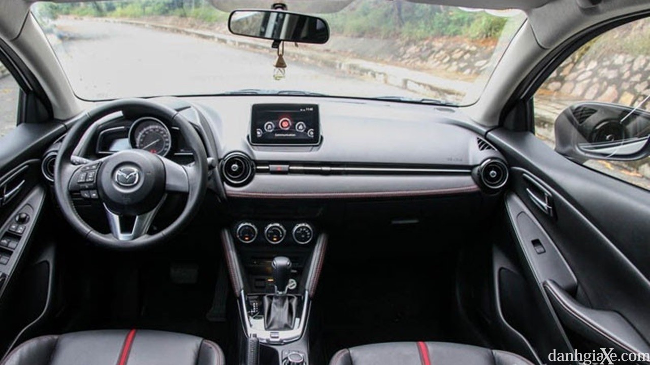 So sánh Mazda 2 sedan 2015 và Honda City 1.5 CVT 2016 - ảnh 10