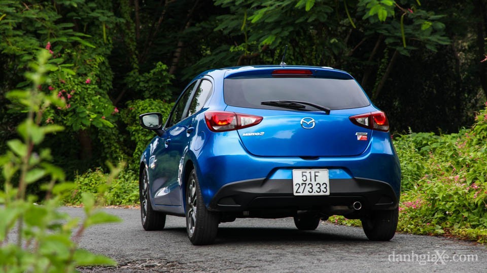So sánh nhanh Toyota Yaris 2014 và Mazda 2 2015 - ảnh 10