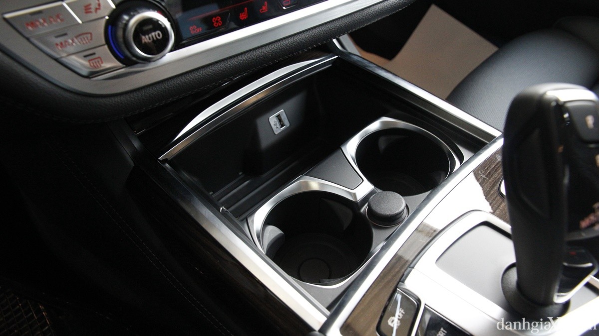 Soi chi tiết BMW 740Li hoàn toàn mới - ảnh 27
