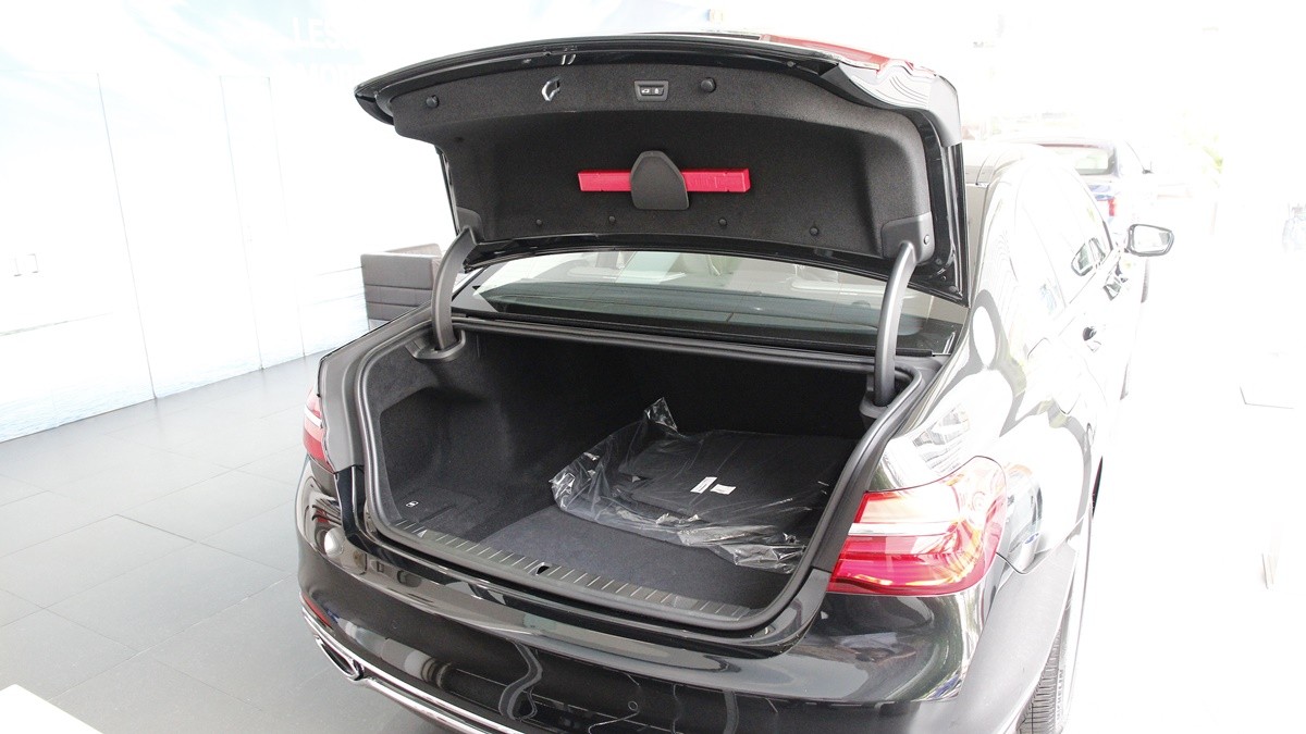 Soi chi tiết BMW 740Li hoàn toàn mới - ảnh 30