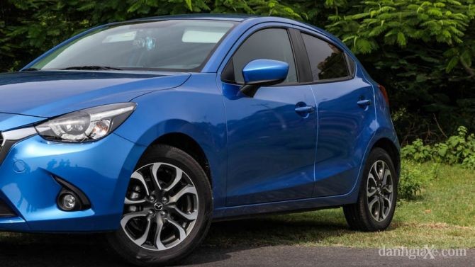 So sánh nhanh Toyota Yaris 2014 và Mazda 2 2015 - ảnh 8