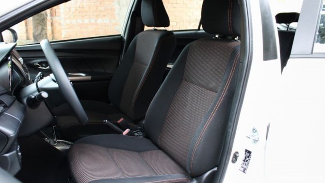 So sánh nhanh Toyota Yaris 2014 và Mazda 2 2015 - ảnh 13