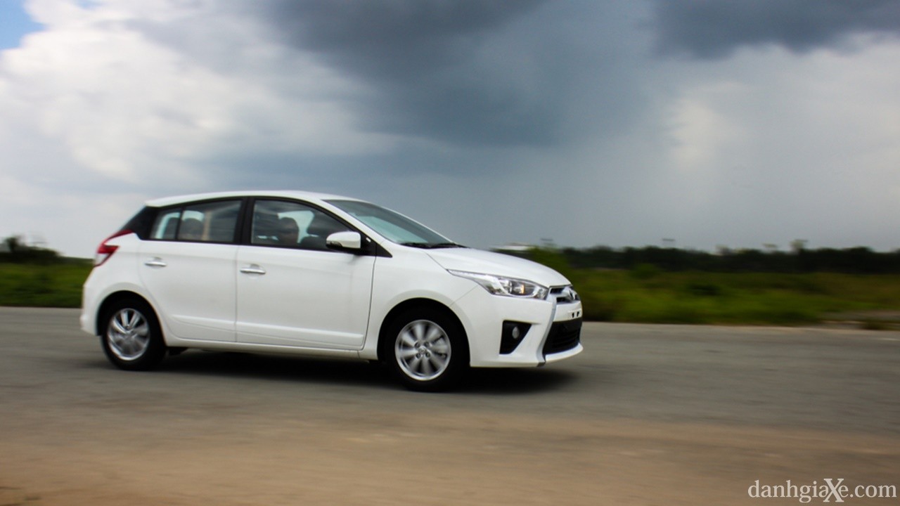 So sánh nhanh Toyota Yaris 2014 và Mazda 2 2015 - ảnh 28