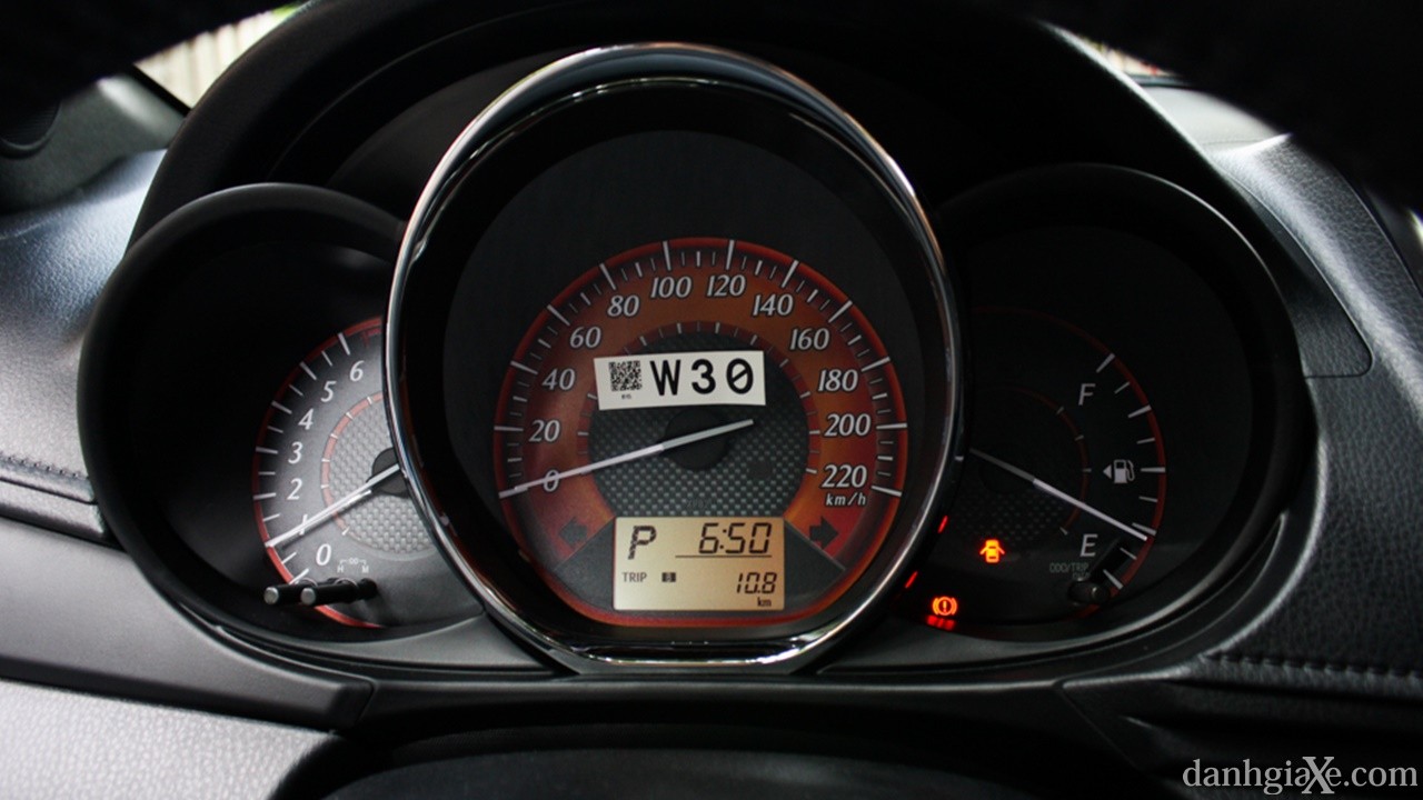 So sánh nhanh Toyota Yaris 2014 và Mazda 2 2015 - ảnh 21