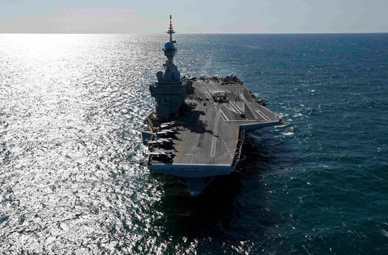 Cận cảnh tàu sân bay của Pháp - căn cứ không kích IS - ảnh 5
