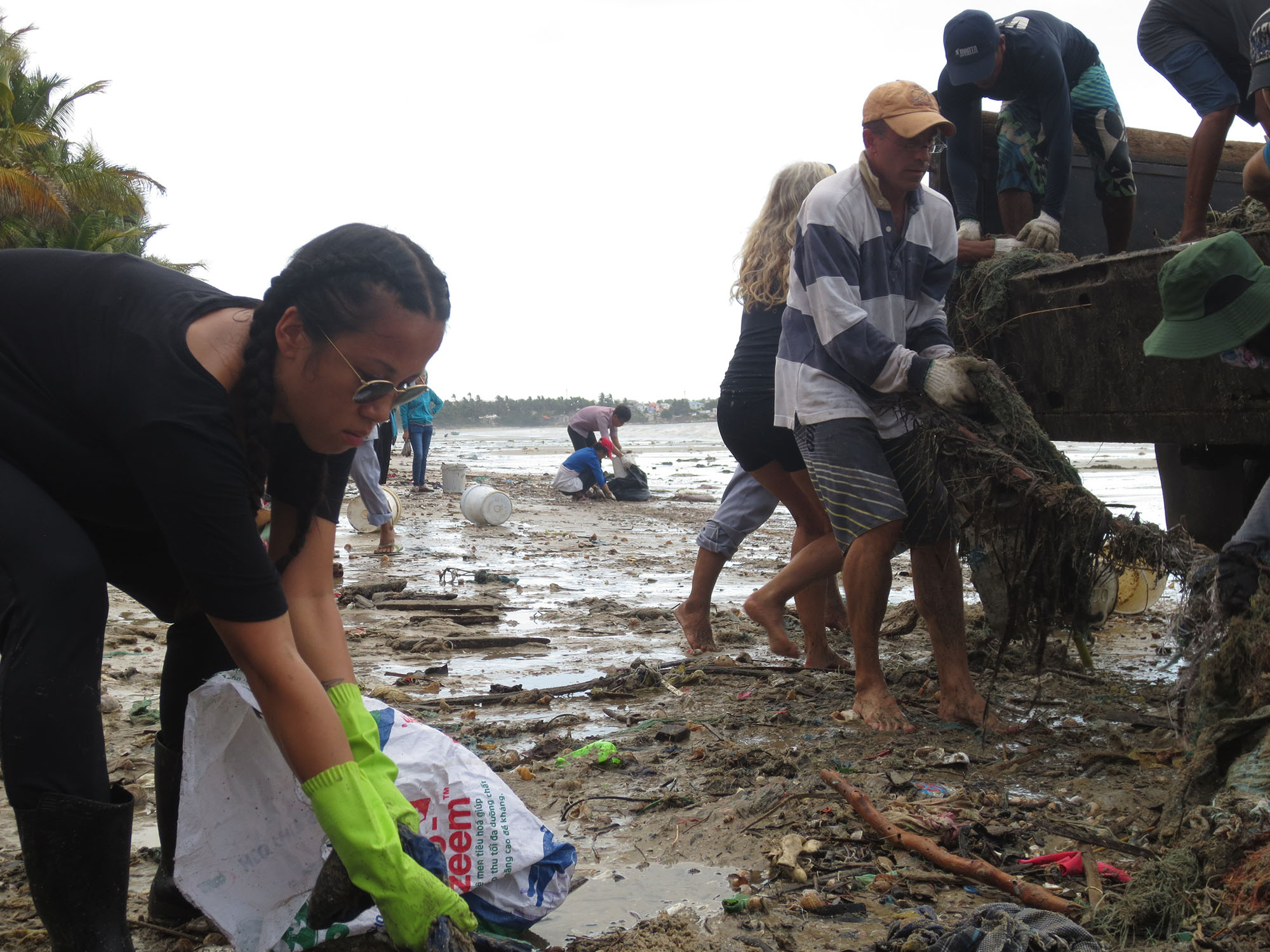 Shop TIN 4/6: Quay cuồng trong nắng nóng - ảnh 25