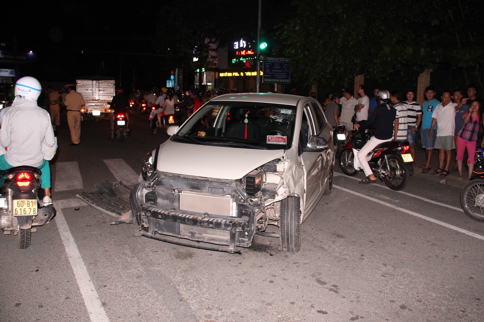 Shop TIN 8/7: Tủ nước tự phục vụ, đồng giá 5000 đ, không người thu tiền - ảnh 17