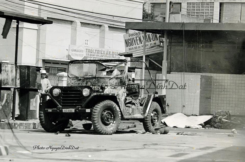 [Ảnh] Sài Gòn, những khoảnh khắc trong ngày 30/4/1975 - ảnh 15