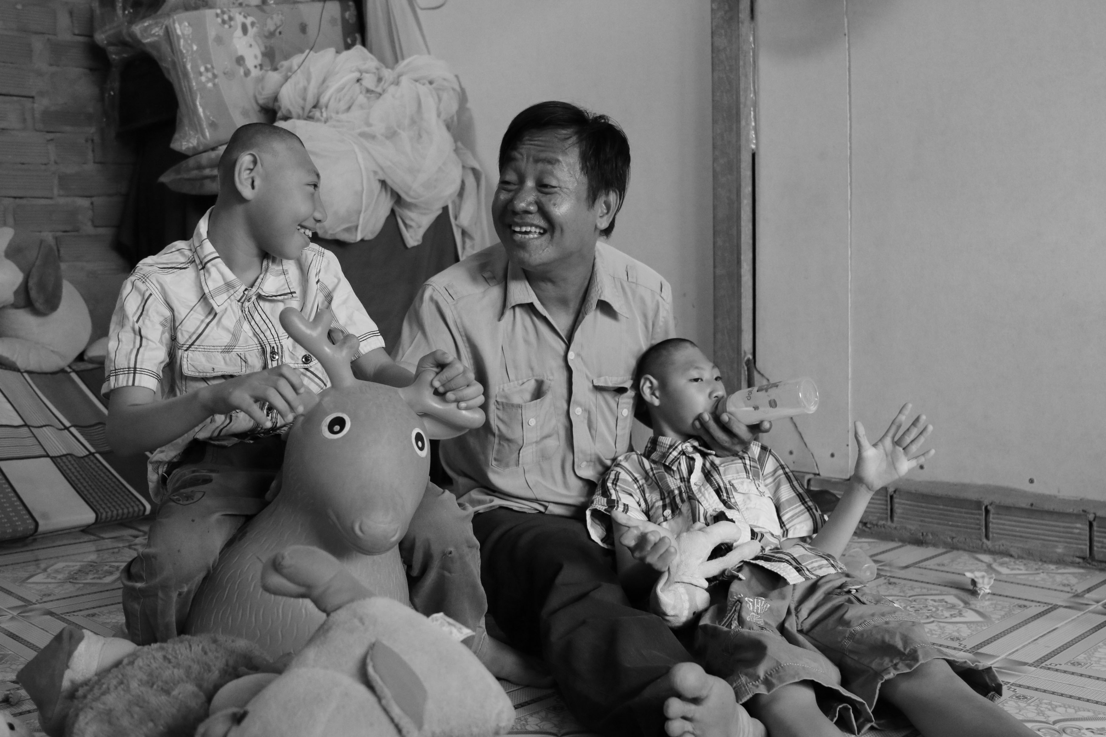 Shop TIN 8/7: Tủ nước tự phục vụ, đồng giá 5000 đ, không người thu tiền - ảnh 11