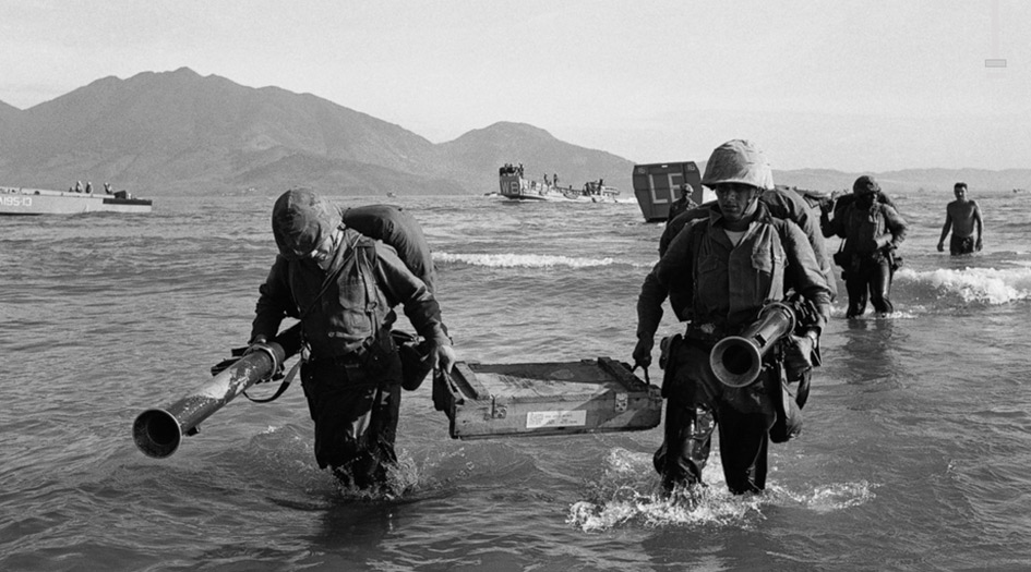 Chùm ảnh “độc“: Lính thủy đánh bộ Mỹ đổ bộ lên Đà Nẵng 51 năm trước - ảnh 12