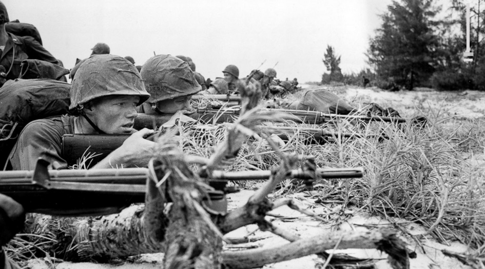 Chùm ảnh “độc“: Lính thủy đánh bộ Mỹ đổ bộ lên Đà Nẵng 51 năm trước - ảnh 17