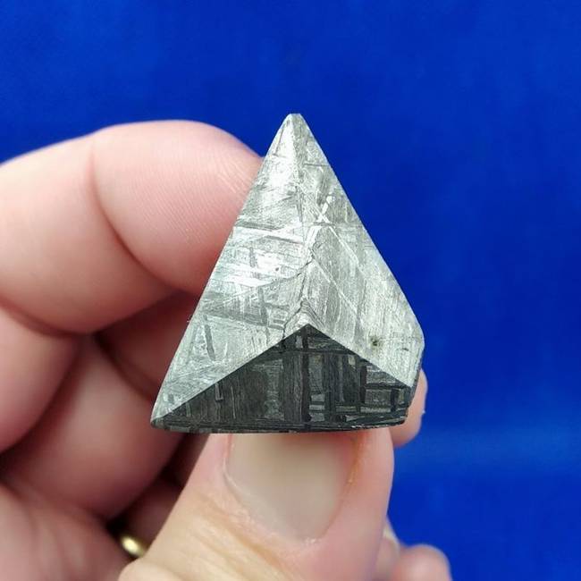 tim duoc khoi la ngo la vang, hoa ra thu quy hiem co the doi lay