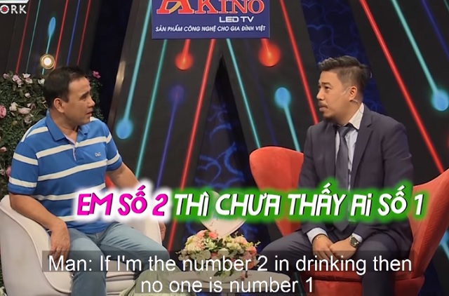 chang trai me nhau vac bao tai qua chinh phuc nguoi dep nganh du lich hinh anh 1