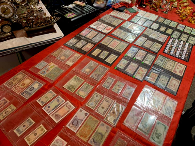 lac vao the gioi do co trong phien cho