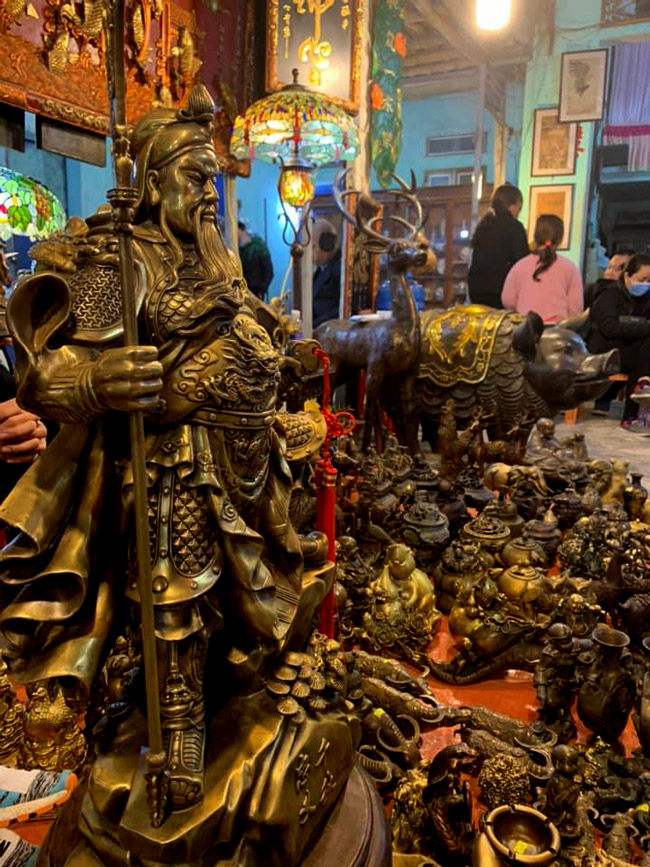 lac vao the gioi do co trong phien cho 