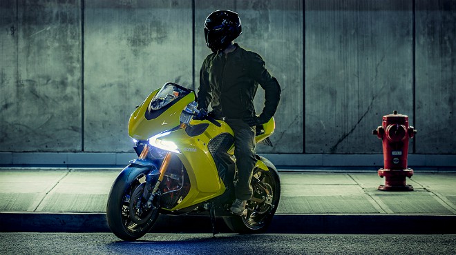 choang voi moto dien toi tan nhat the gioi, thich ung voi moi duong di hinh anh 2