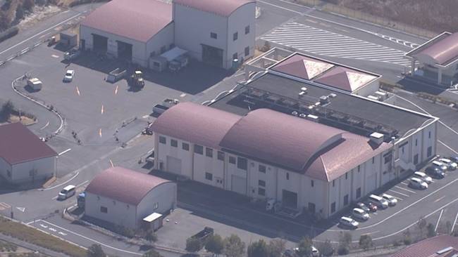 bat ngo tim thay 2,3 ty trong dong rac, chu nhan bi an van chua lo dien hinh anh 2