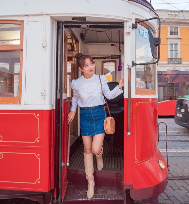 loat nu mc khong mac noi y len song truc tiep, ai cung ngo ngang hinh anh 23