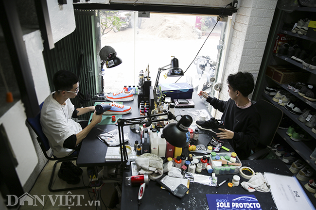 nghe “phu phep” giay gia tu tien tram nghin len toi chuc trieu dong hinh anh 1