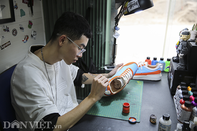 nghe “phu phep” giay gia tu tien tram nghin len toi chuc trieu dong hinh anh 2