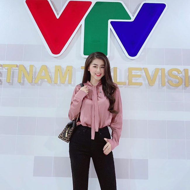 anh doi thuong goi cam khac han khi len song cua nu mc vtv hinh anh 5