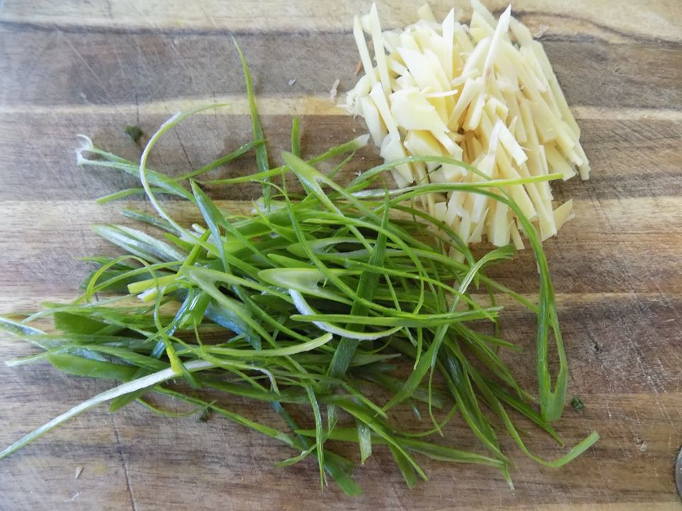 thit heo chien gion sot chua ngot mon ngon de lam, ca nha an nho mai hinh anh 2