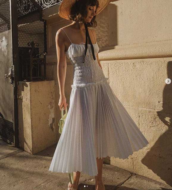 nang nong gay gat, day la 5 mon thoi trang phai co trong mua he nam nay hinh anh 4