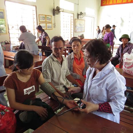 Shop TIN 7/7: Hỗ trợ dân cho đến khi biển sạch - ảnh 1