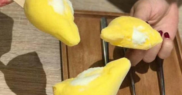 Người Việt chờ cả tháng để mua chiếc kem bé tẹo, giá hàng trăm nghìn đồng