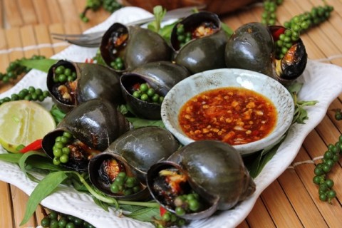 oc buou nuong tieu cay va chuot chien mam o xu