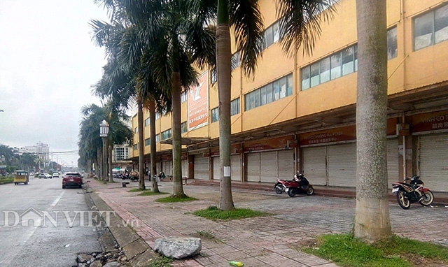 cho cua khau mong cai gap