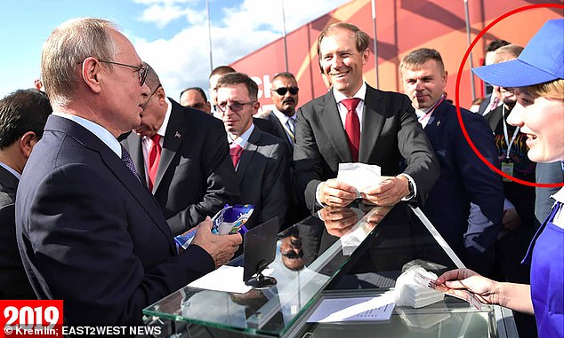 he lo nu dac vu bi mat cua putin hinh anh 1