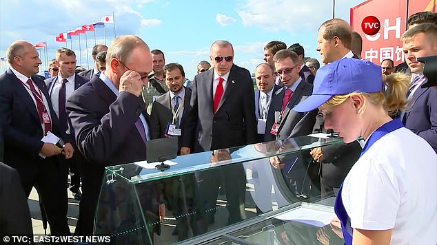 he lo nu dac vu bi mat cua putin hinh anh 3