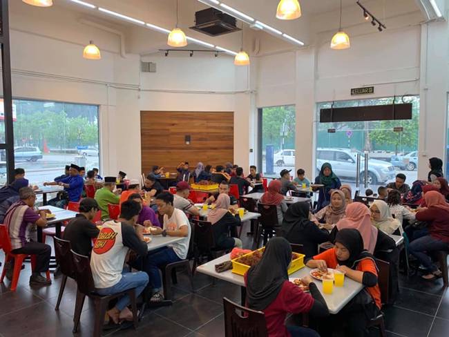 cap vo chong ban com ngon nuc tieng, kiem 2,2 ty/thang khien ai cung ne hinh anh 4