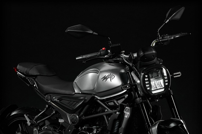 can canh gpx mad 300 gia 70,7 trieu dong khien honda cb300r toat mo hoi hinh anh 2