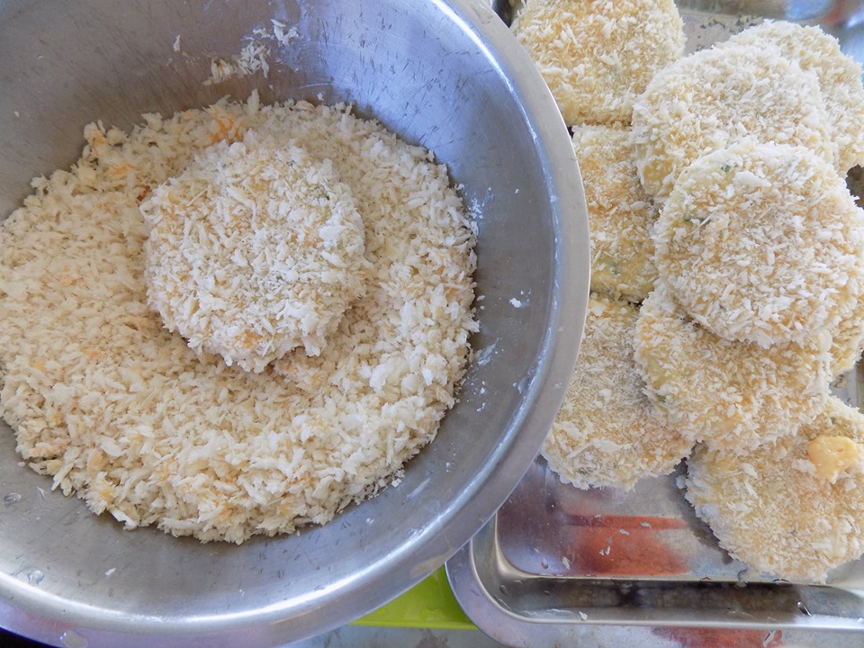 cuoi tuan thanh thoi lam banh tom chien xu thom ngon cuc hap dan hinh anh 6