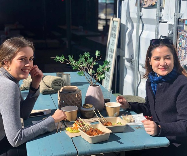 ban mon an vat day via he, nguoi phu nu thu hang chuc trieu/ngay hinh anh 9