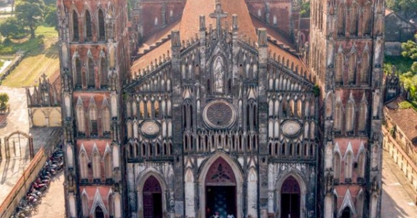 Chẳng phải đi đâu xa, vương cung thánh đường đẹp như châu Âu gần HN