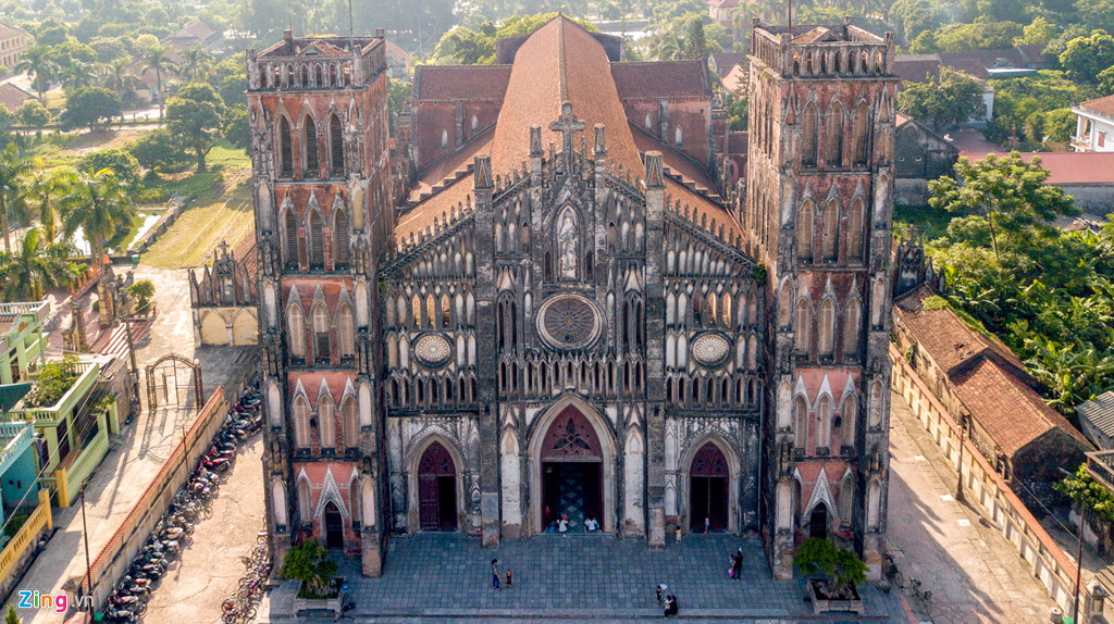 chang phai di dau xa, vuong cung thanh duong dep nhu chau au gan hn hinh anh 1