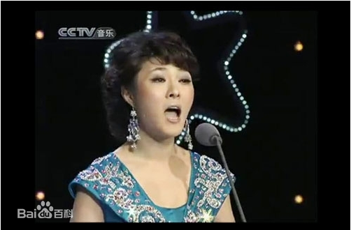 loat nguoi dep it hoc duoc quan tham tq nang do de leo cao, luon sau hinh anh 3