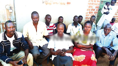 lay cung luc ba chong, nguoi phu nu khong biet cha cua con minh la ai hinh anh 1