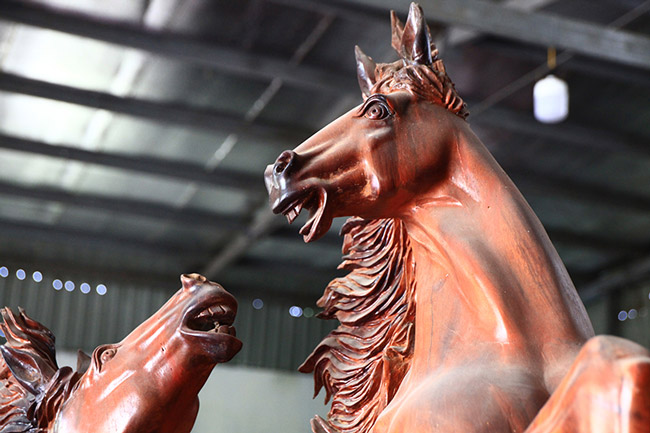 dai gia chi 7 ty dong van khong mua duoc tac pham lam tu go vut di hinh anh 11