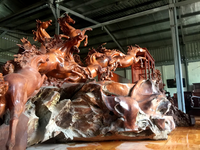 dai gia chi 7 ty dong van khong mua duoc tac pham lam tu go vut di hinh anh 12