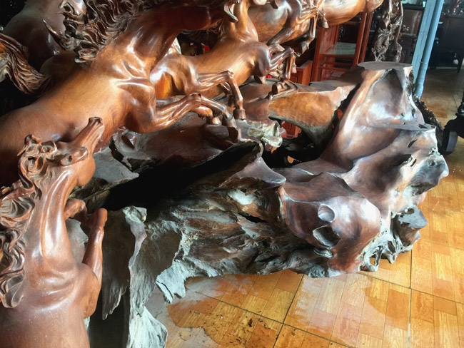 dai gia chi 7 ty dong van khong mua duoc tac pham lam tu go vut di hinh anh 13