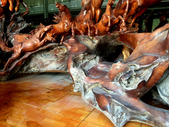 dai gia chi 7 ty dong van khong mua duoc tac pham lam tu go vut di hinh anh 14