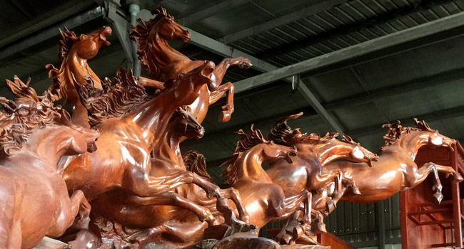 dai gia chi 7 ty dong van khong mua duoc tac pham lam tu go vut di hinh anh 15