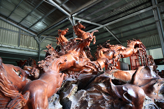 dai gia chi 7 ty dong van khong mua duoc tac pham lam tu go vut di hinh anh 4